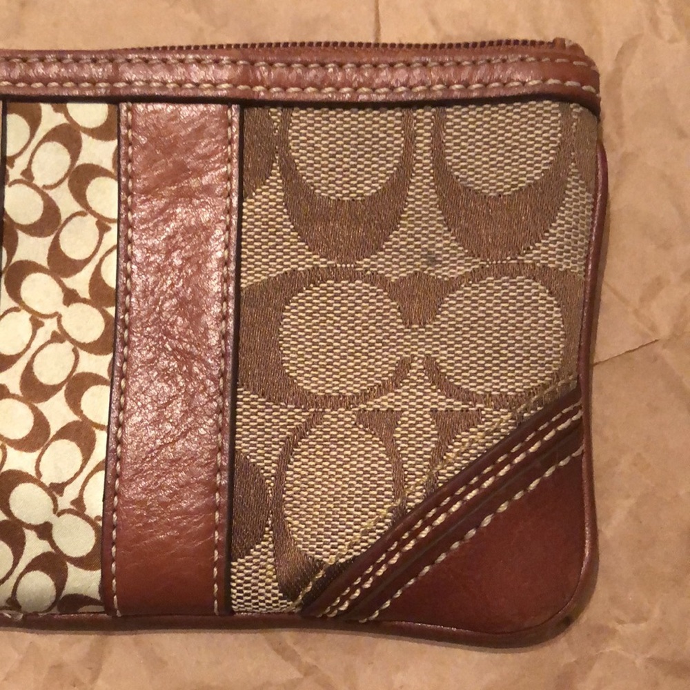 Coach - Picture 3 of 7